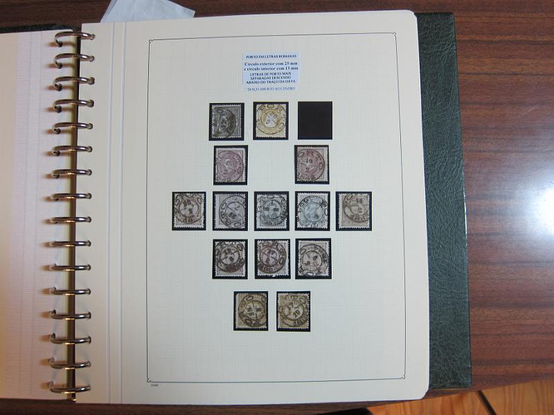 0014 (73).jpg -     Lote:    14      Marcofilia      Lotes Especiais       Descrição:      Portugal.   Colecção montada em dois álbuns com estudo especializado das marcas de duplo círculo e circulares do Porto, com selos de diversas emissões e cartas. Lote a ver.        Lote       Valor Base:     &euro; 1.500,00     Valor Venda:     &euro; 1.500,00     